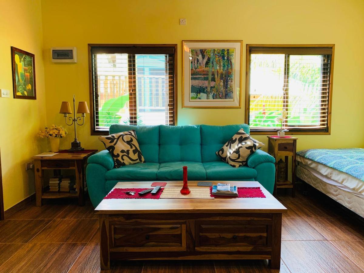 לה דיג O'Soleil Chalets Self Catering מראה חיצוני תמונה